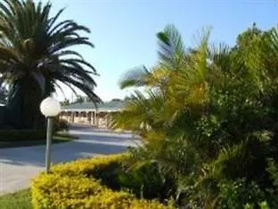 Pacific Paradise Airport Motel