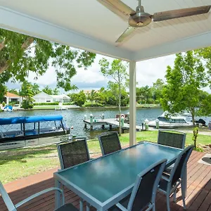 Курортный комплекс Noosa Entrance Waterfront