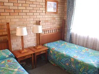 Pacific Paradise Airport Motel